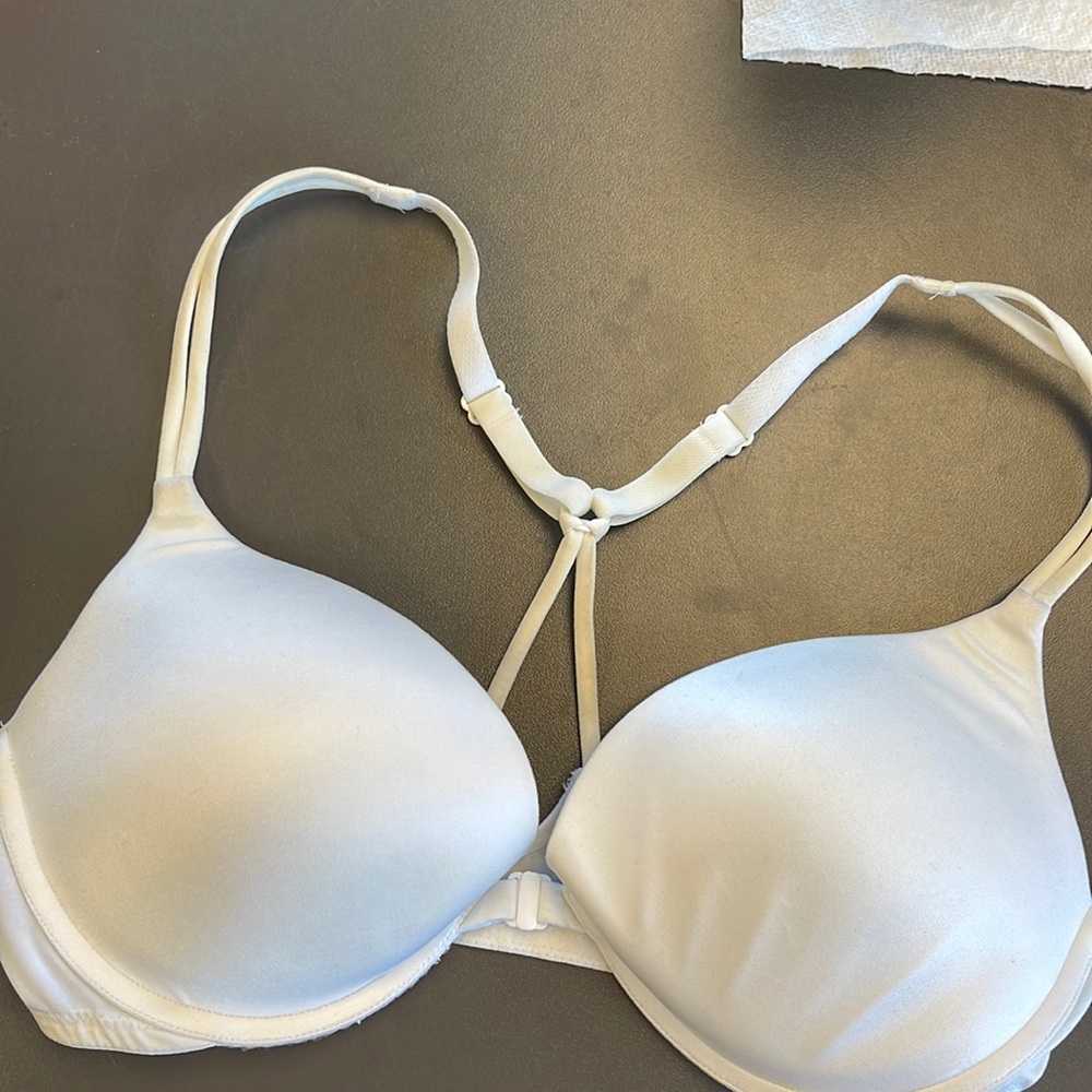 Front closure bra